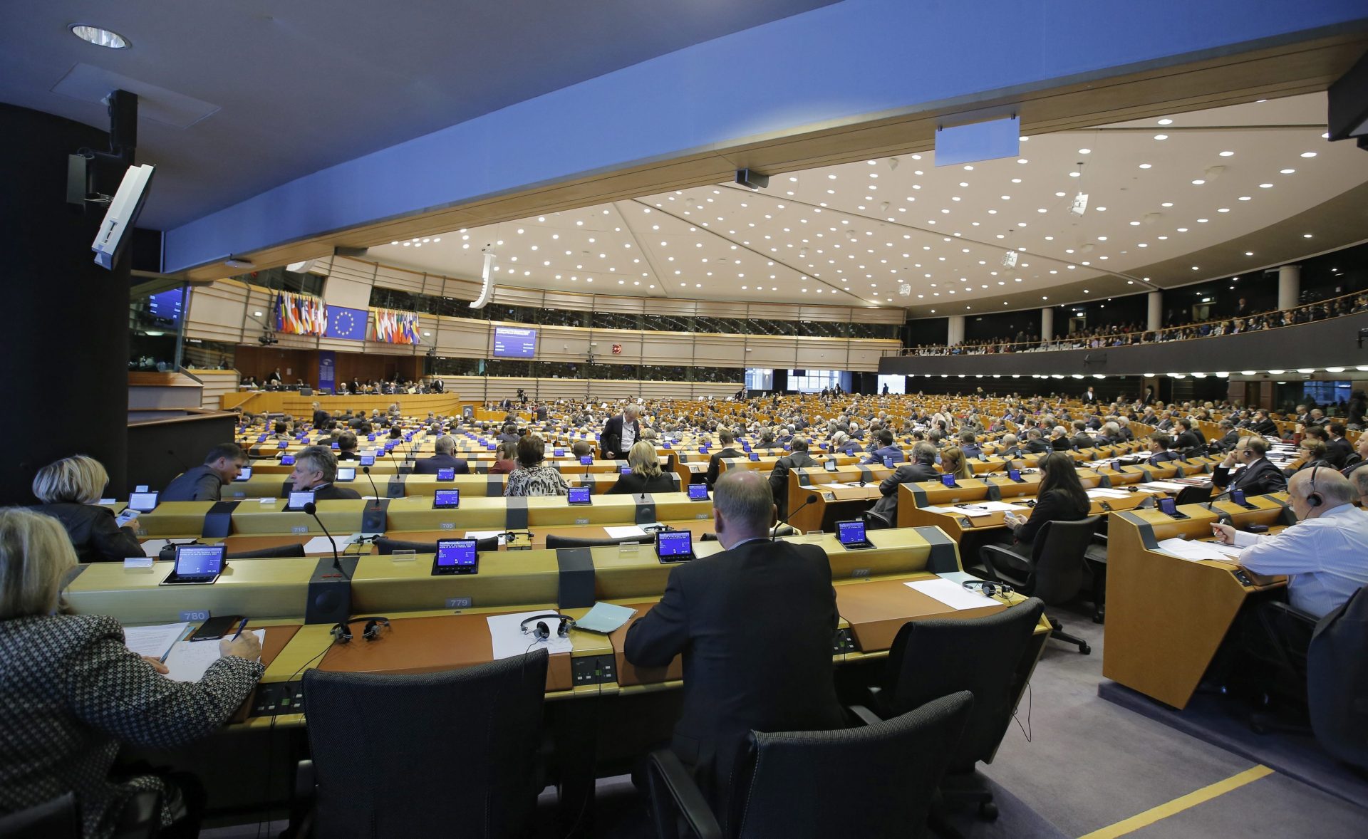 Miembros del Parlamento Europeo asisten a una sesión parlamentaria en Bruselas. Efeagro/EPA/Olivier Hoslet