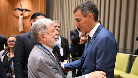 El presidente del Gobierno, Pedro Sánchez, conversa con el presidente de la República Federativa de Brasil, Luiz Inácio Lula da Silva, en Nueva York, el 25 de septiembre de 2025. El presidente del Gobierno, Pedro Sánchez, conversa con el presidente de la República Federativa de Brasil, Luiz Inácio Lula da Silva, en Nueva York, el 25 de septiembre de 2025.