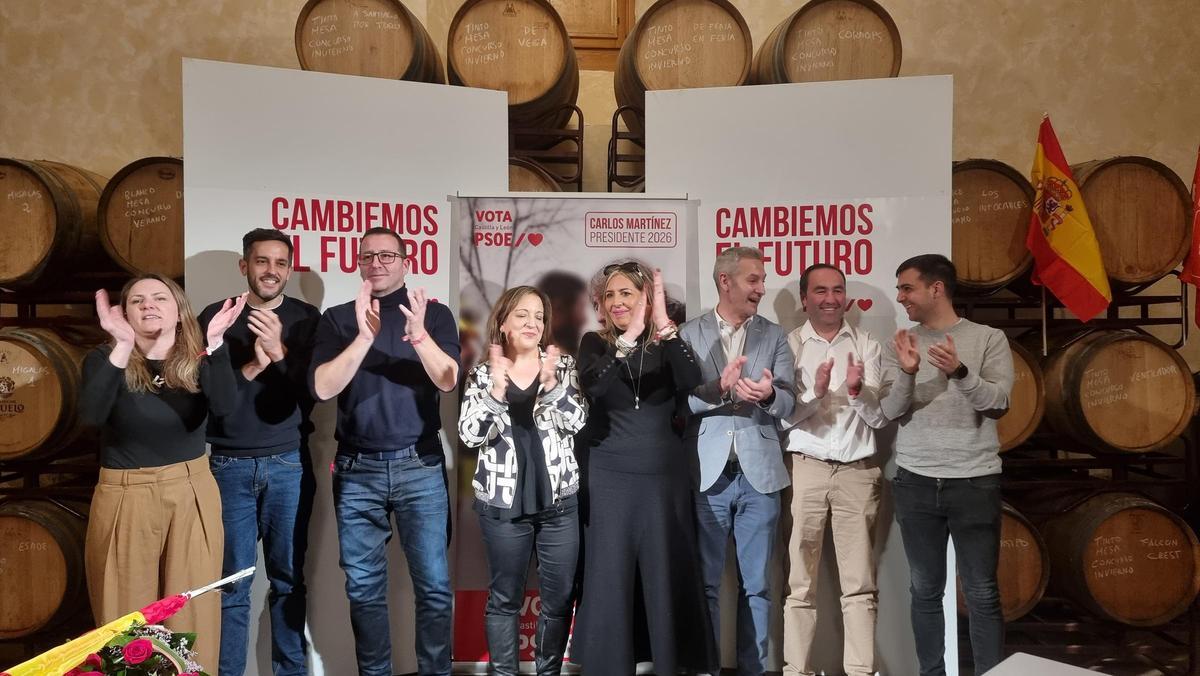 Iratxe García, cuarta por la izquierda, y la candidatura del PSOE de Zamora