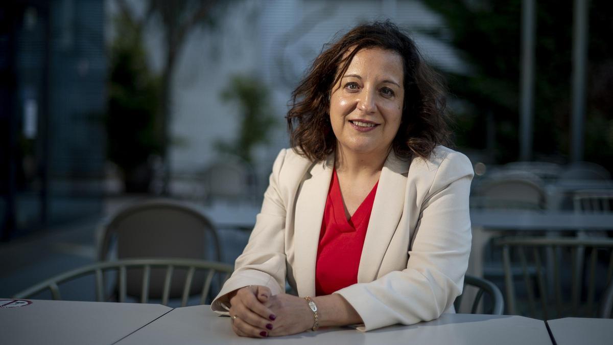 La eurodiputada del PSOE Iratxe García, en un momento de la entrevista en la redacción de EL PERIÓDICO.