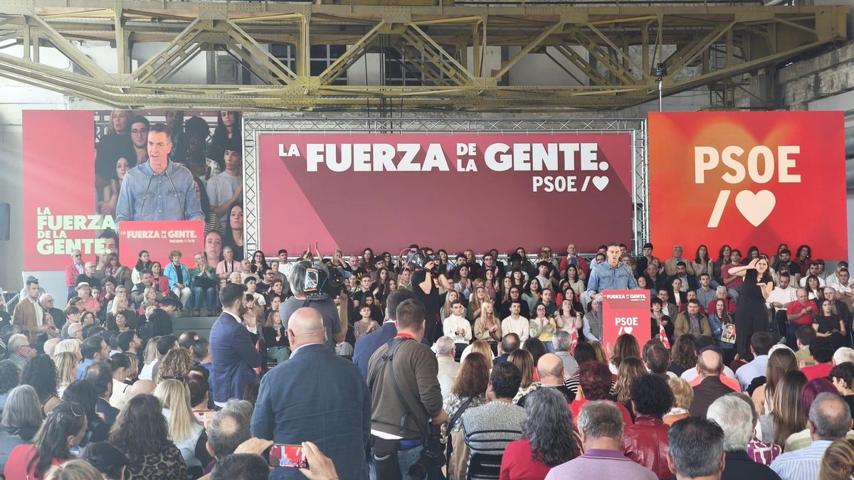Pedro Sánchez en un acto de precampaña a las elecciones del 29N en Ponferrada.